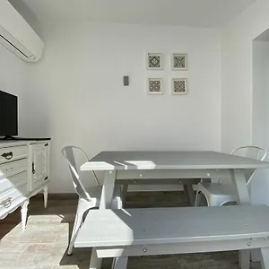  Apartment Friendly House