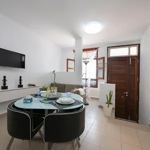 Hauzify I Celeste San Sebastian De La Gomera